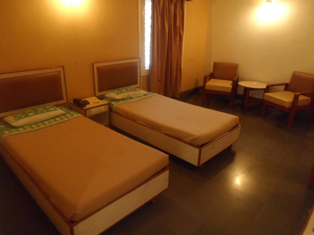 Hotel Shanthiniketan - Ramoji Film City à Pedda Ambarpet Chambre photo