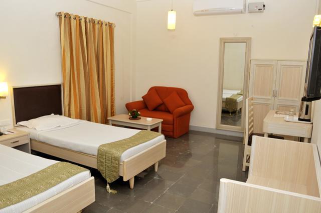 Hotel Shanthiniketan - Ramoji Film City à Pedda Ambarpet Extérieur photo