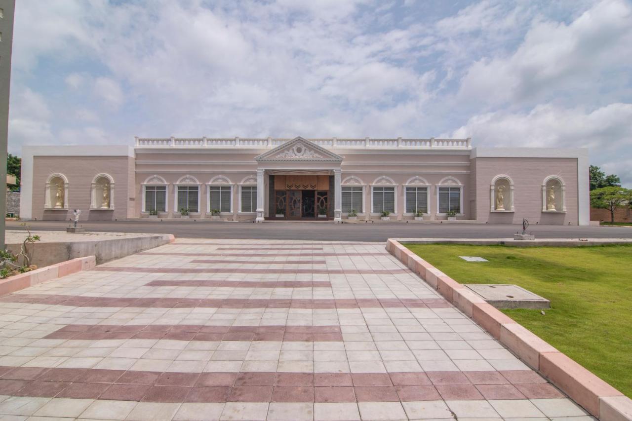 Hotel Shanthiniketan - Ramoji Film City à Pedda Ambarpet Extérieur photo