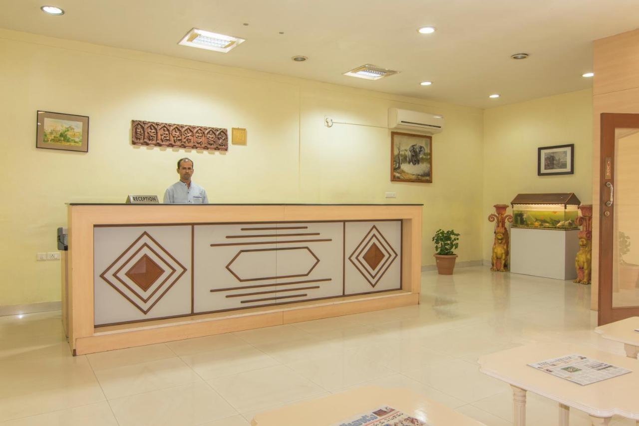 Hotel Shanthiniketan - Ramoji Film City à Pedda Ambarpet Extérieur photo